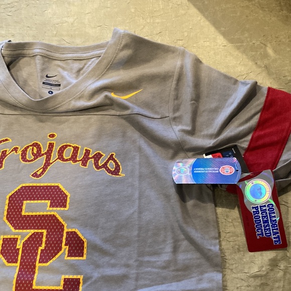 Nike usc shirt. Womens large. Cotton. New with tags - Picture 4 of 5